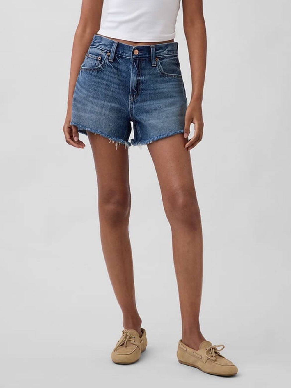 NWT GAP Mid Rise UltraSoft Relaxed Cutoff Shorts 5”